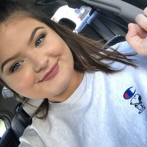 Meet your Posher, Katelyn